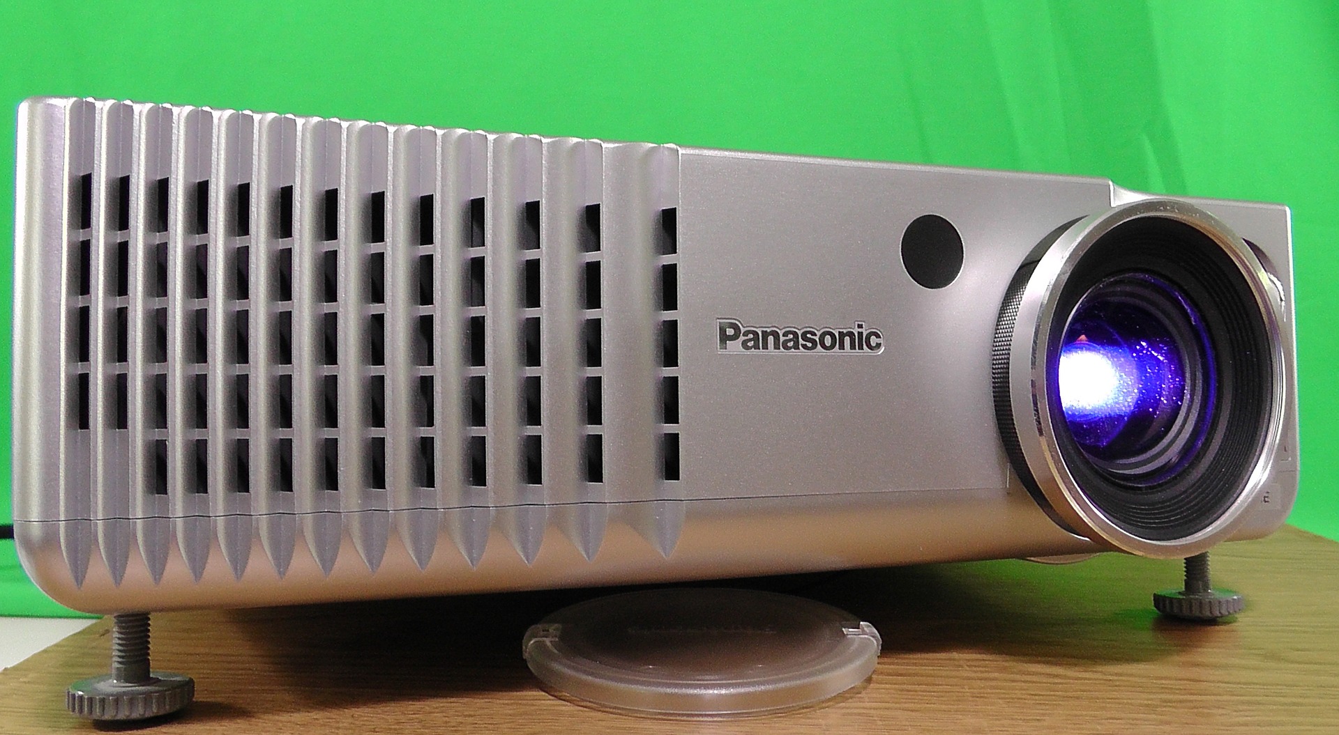 Best Home Cinema LED Projectors for Your Home Cinema - Run Around Tech
