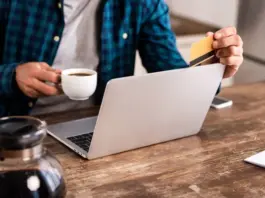 How Live Chat Reduces Cart Abandonment in E-commerce